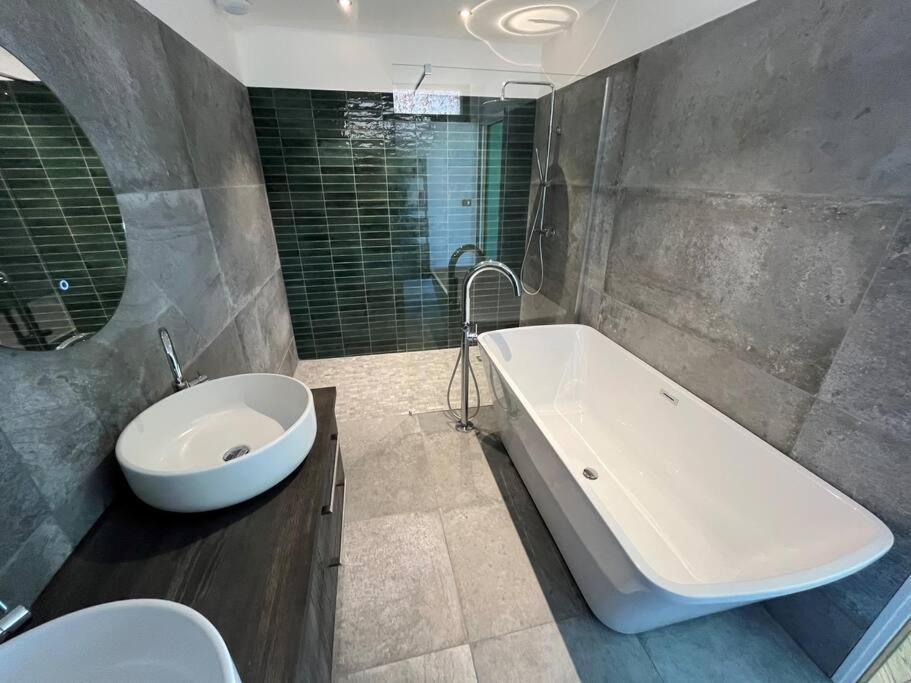 Villa De Charme Chateauneuf-de-Gadagne Ngoại thất bức ảnh